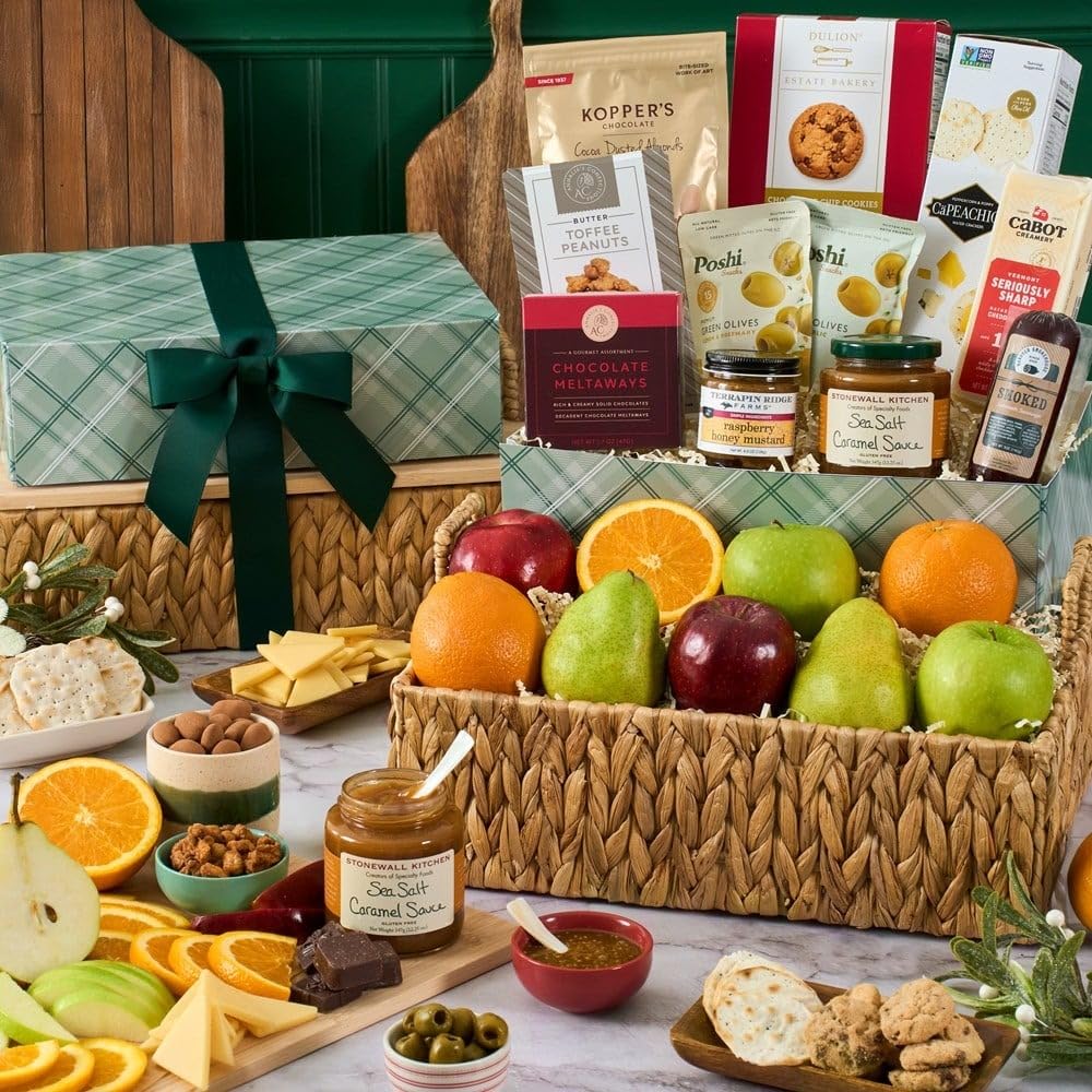 GourmetGiftBaskets.com Deluxe Fruit Basket - Prime Fruit Gift Baskets - Food Gift Prime - Birthday, Christmas, Sympathy, Men, Women, Family