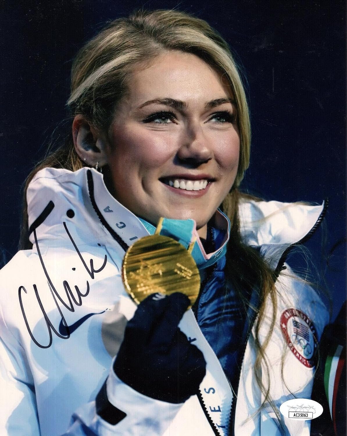 MIKAELA SHIFFRIN HAND SIGNED 8x10 COLOR PHOTO WITH GOLD MEDAL JSA - Autographed Olympic Photos