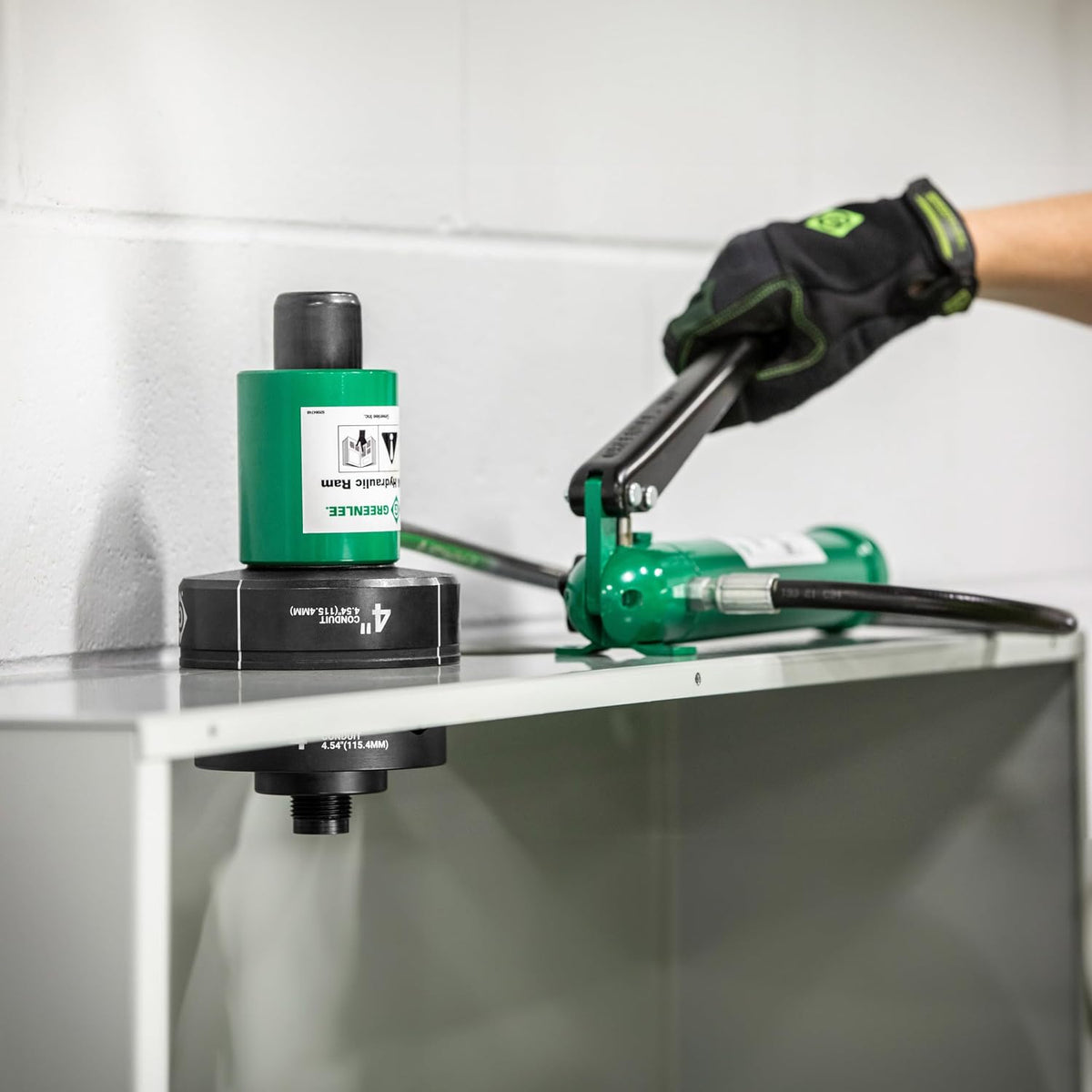 Greenlee 7310SB 11-Ton Hydraulic Knockout Punch Kit with Hand Pump, Ram, 1/2' to 4' Slug-Buster Punches, Dies, and Hydraulic Draw Studs, Electrical Conduit Hole Cutter Kit