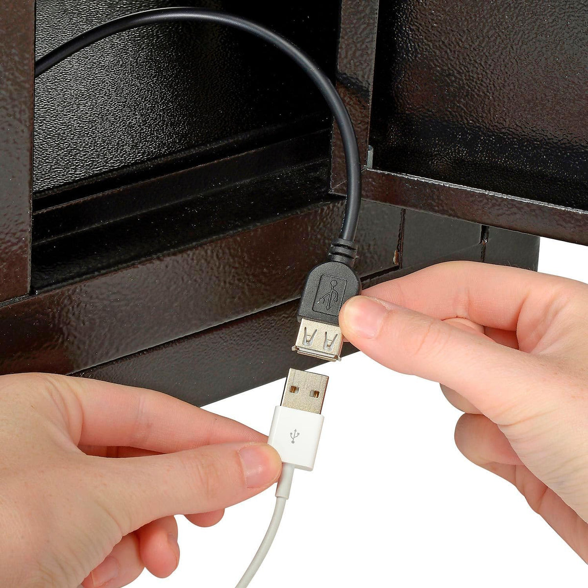 Global Industrial 8 Door Tablet & Cell Phone Charging Locker, Keyed Lock & Hasp and Master Door Open