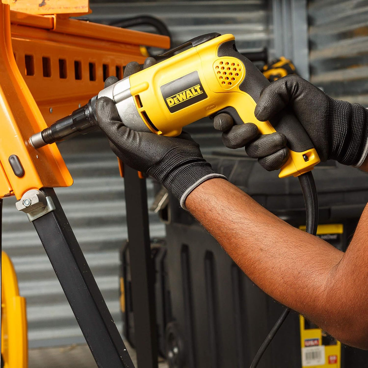 DEWALT Drywall Screw Gun, 6.5-Amp (DW268), Yellow