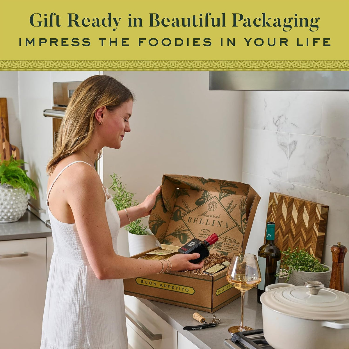 Mercato di Bellina Italy's Finest Artisanal Italian Food Gift Basket - All Natural Gourmet Pasta Gift Basket. Ideal for Holiday, Sympathy, Congratulations, Anniversary or Celebration